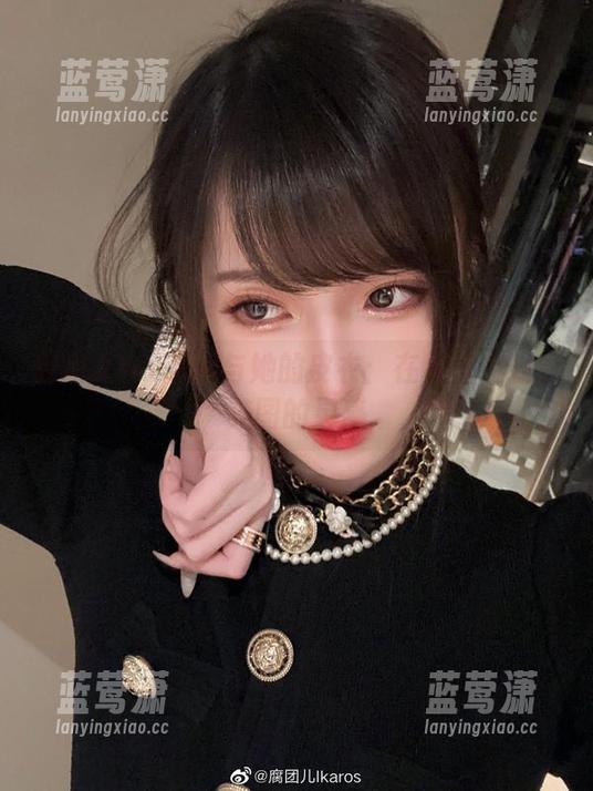 腐团儿Ikaros与她的皮衣：在私房中找到美图的灵感