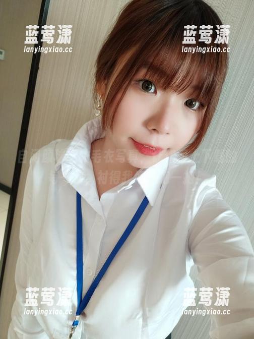 自闭颜球球 自闭颜球球的毛衣写真,让你爱上下载的每一秒,衬得我好想抱一抱!