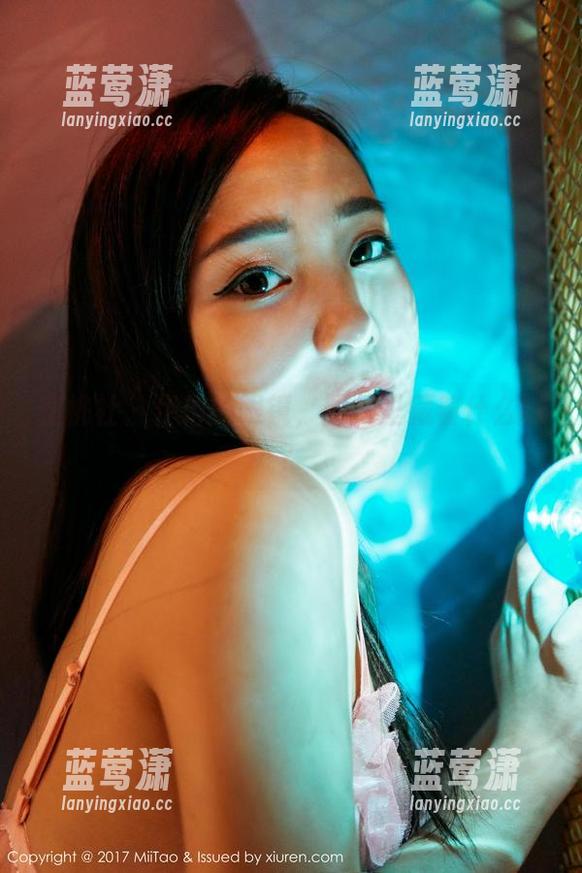 蜜桃社 - 伊琳的眼镜，图片里藏着什么呢？