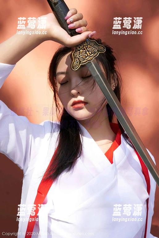 蜜桃社 - 果真有手段，杏子的御姐写真拿捏得不留余地。