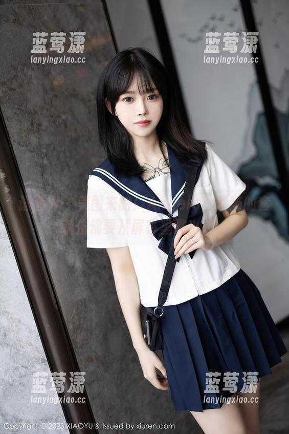 语画界 - 美图来的！Angela喜欢猫的套装仿佛要从屏幕里跳出来。