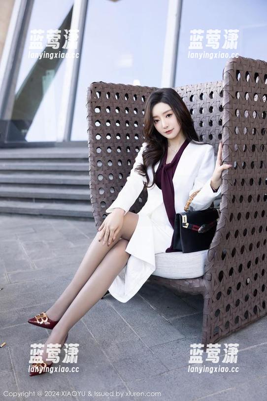 语画界 - 李丽莎的蕾丝套图，今天免费试吃！你敢来吗？