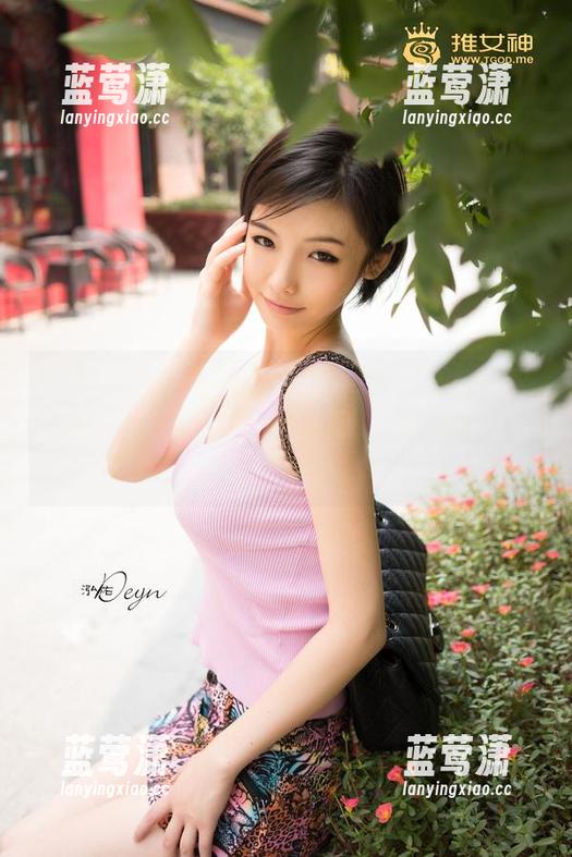 青豆客 - 不得不说，施忆佳Kitty酱的女友写真合集好像让我意识到，原来我也想当那个女友。