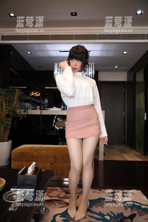 鹿野希 看!鹿野希在丝袜OL中悄悄闪现,原图期待下载不单纯!
